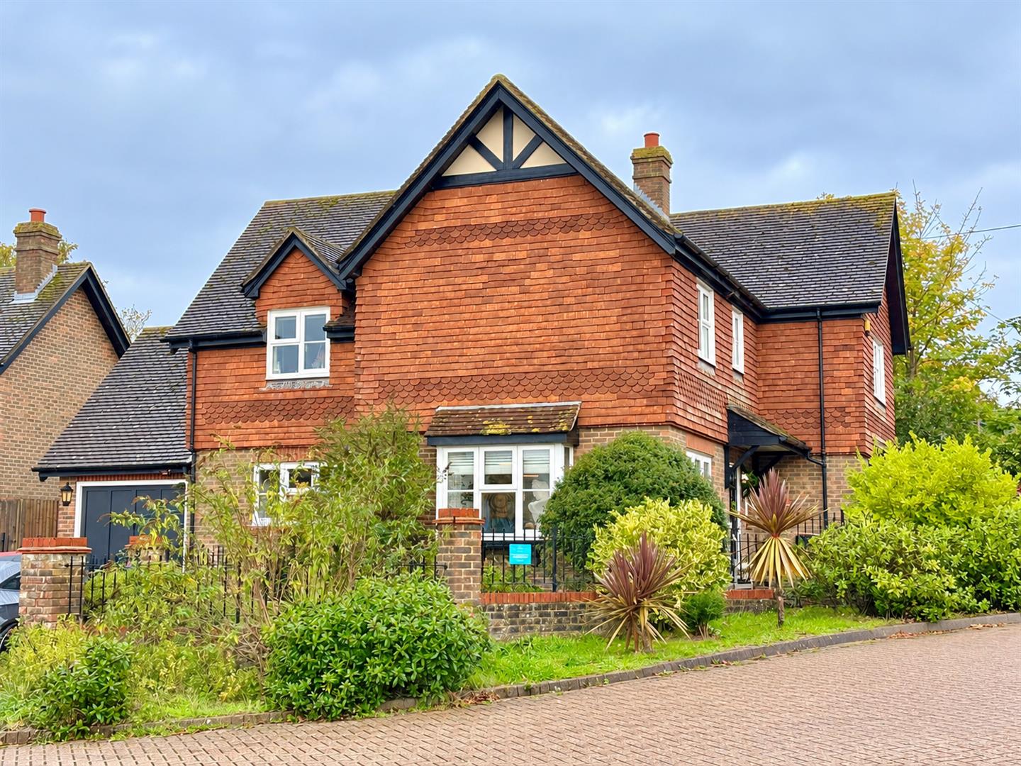 4 bed property in De Moleyns Close., Bexhill-On-Sea